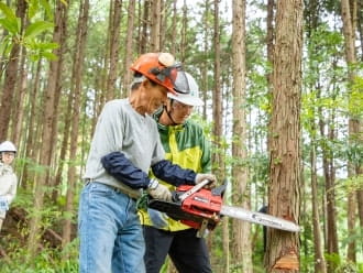 愛媛県/内子町 環境と林業の関係“小さな林業”という持続的森林経営を学ぶ